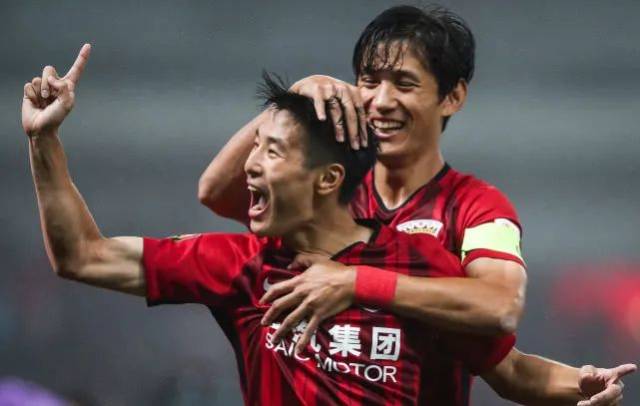 新掌门刚接手成都蓉城俱乐部，就有望收到三份惊喜大礼，引发热议