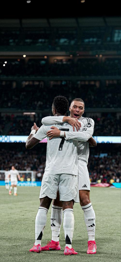 劳塔罗全场数据：吃到1张黄牌，3射1正，1次越位